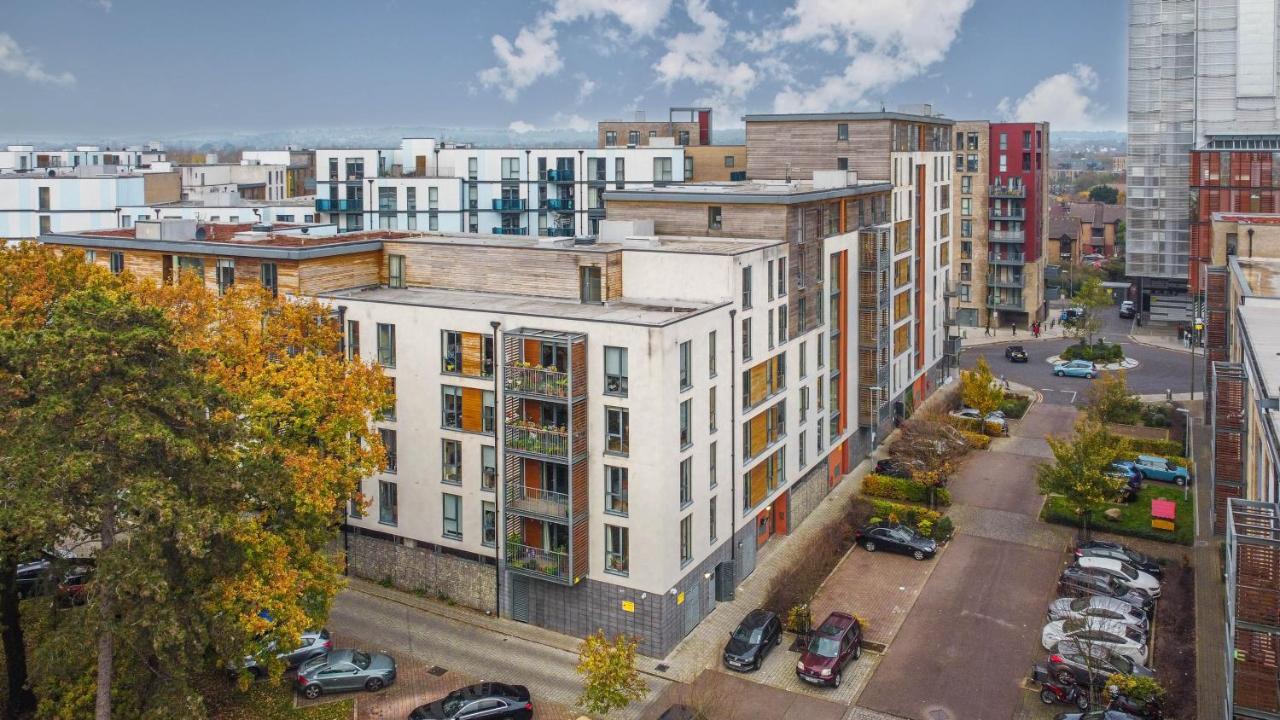 Spacious & Cosy, Netflix, Parking, Colindale Station Hendon Zewnętrze zdjęcie